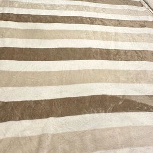 Polyester Throw Blanket